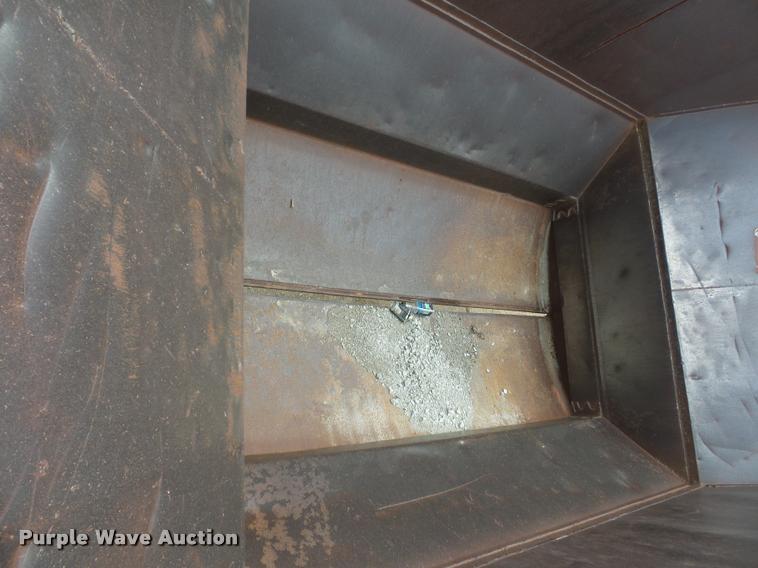 image for item AX9057 1988 Ranco bottom dump trailer