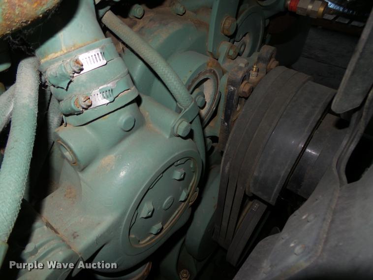 image for item CA9308 1988 Detroit Diesel Silver 92 V8 turbo diesel engine
