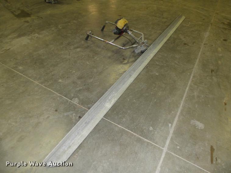 image for item CA9340 Vibratory concrete screed