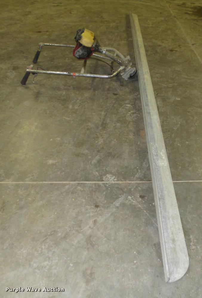 image for item CA9340 Vibratory concrete screed