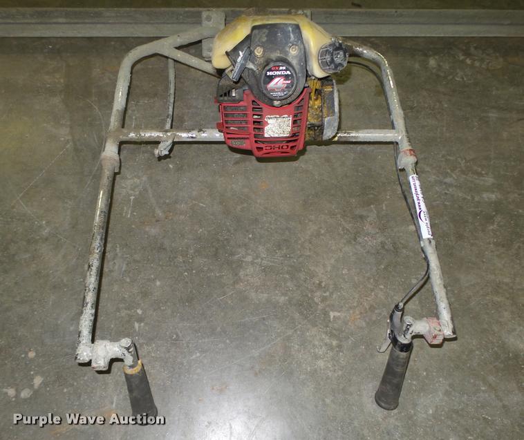 image for item CA9340 Vibratory concrete screed