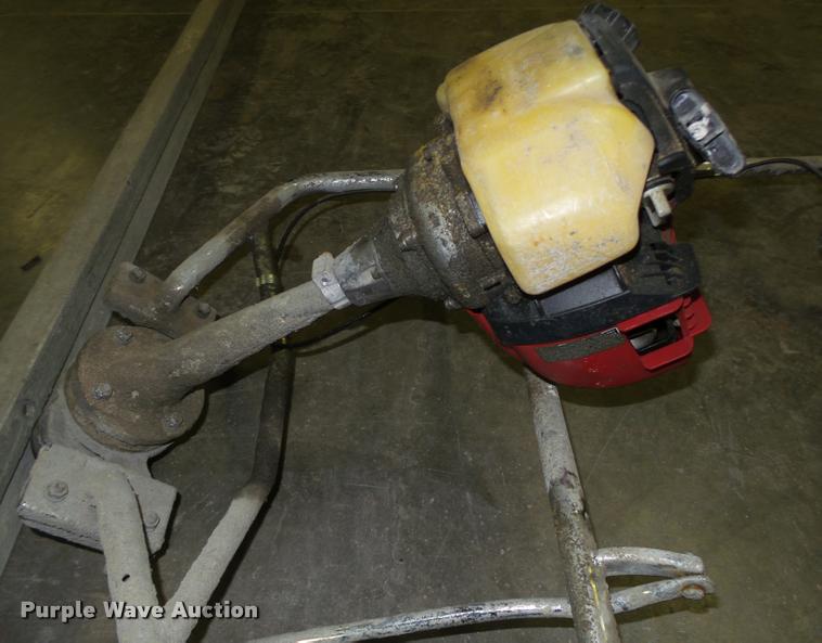 image for item CA9340 Vibratory concrete screed