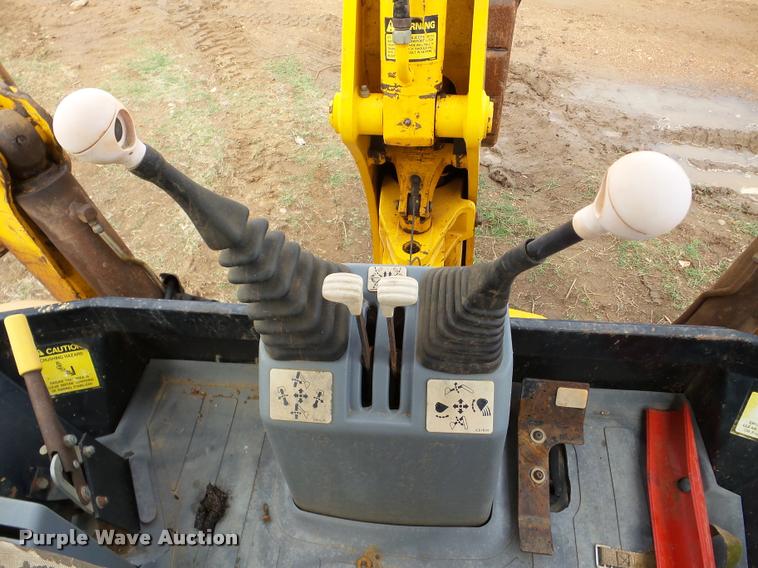 image for item DA2986 2001 JCB 214E backhoe