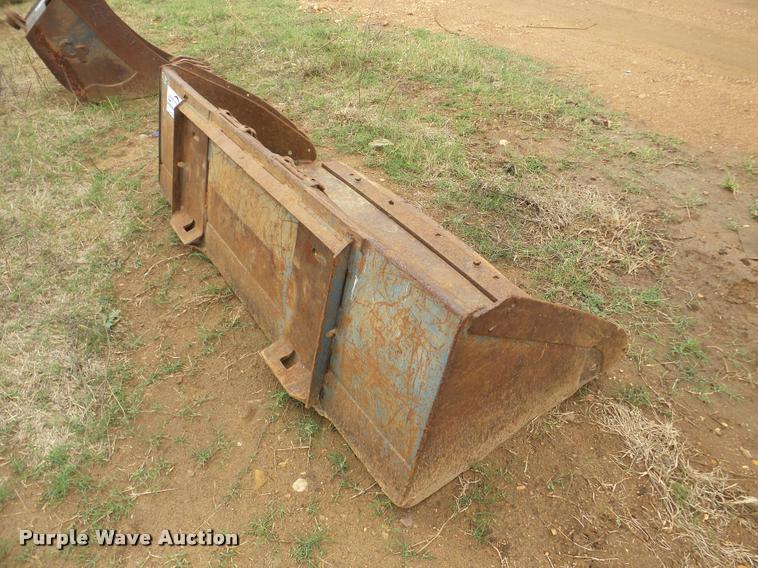 image for item DA2992 Skid steer bucket
