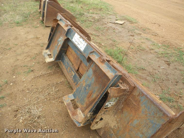 image for item DA2993 Skid steer bucket