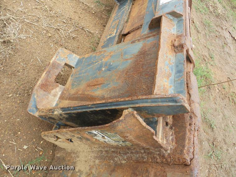 image for item DA2993 Skid steer bucket