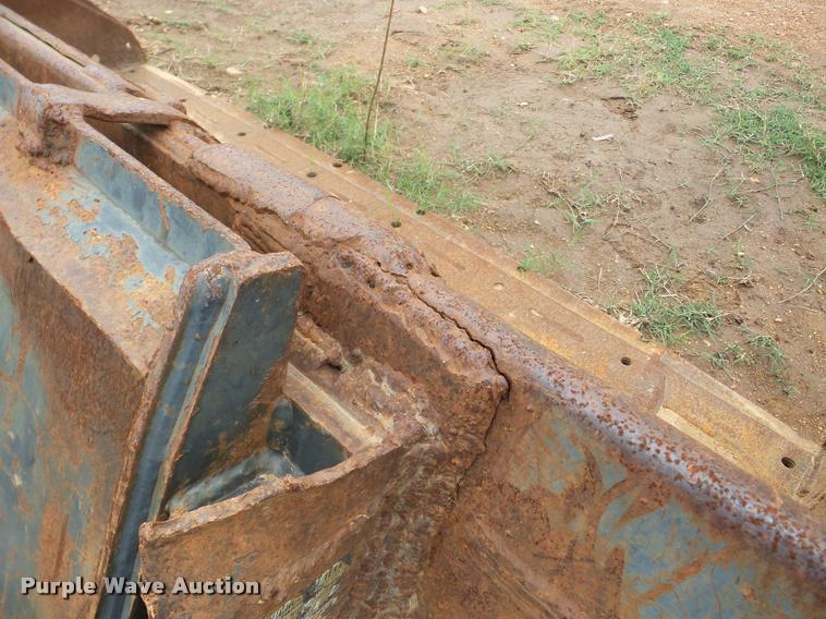 image for item DA2993 Skid steer bucket