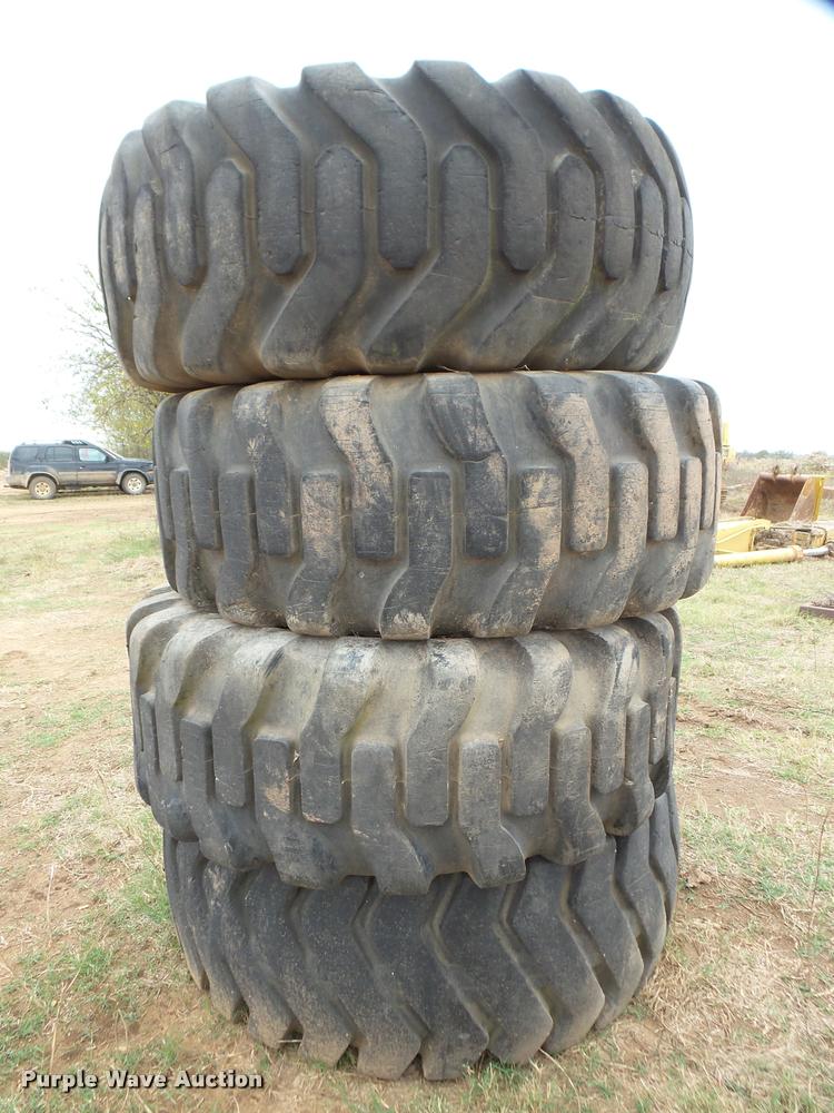 image for item DA2994 (4) 23.5-25 tires