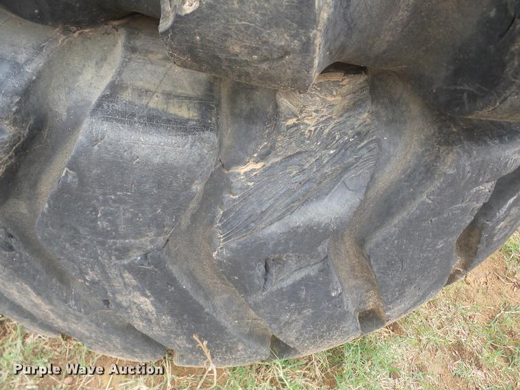 image for item DA2994 (4) 23.5-25 tires