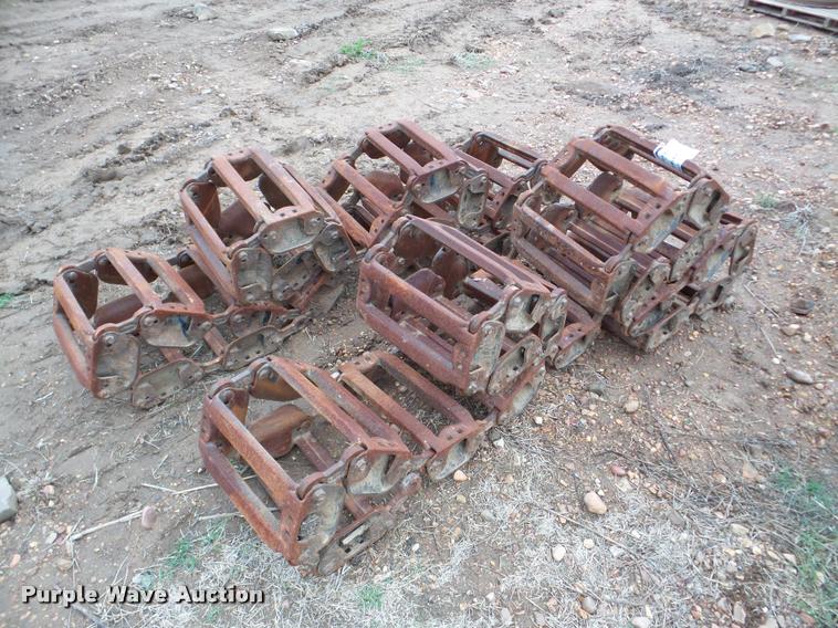 image for item DA2996 John Deere 332 tracks