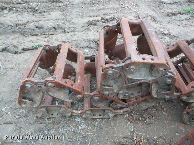 image for item DA2996 John Deere 332 tracks