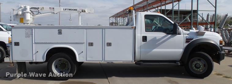 image for item DA3778 2008 Ford F550 Super Duty service truck with crane