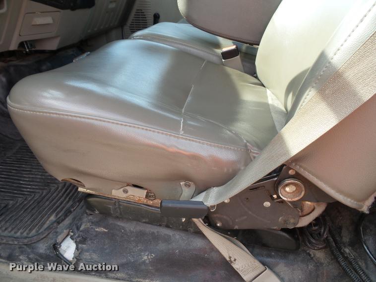 image for item DA3778 2008 Ford F550 Super Duty service truck with crane