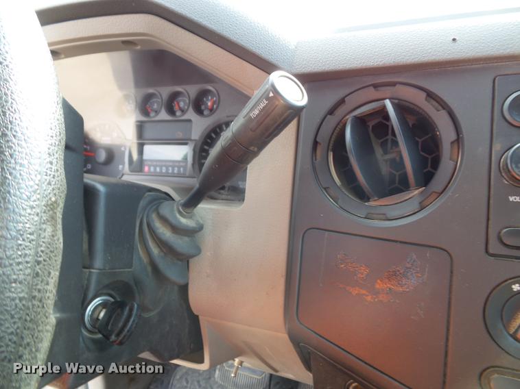 image for item DA3778 2008 Ford F550 Super Duty service truck with crane