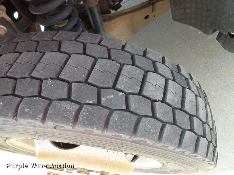 image for item DA3778 2008 Ford F550 Super Duty service truck with crane