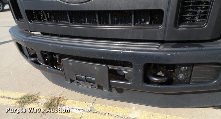 image for item DA3778 2008 Ford F550 Super Duty service truck with crane