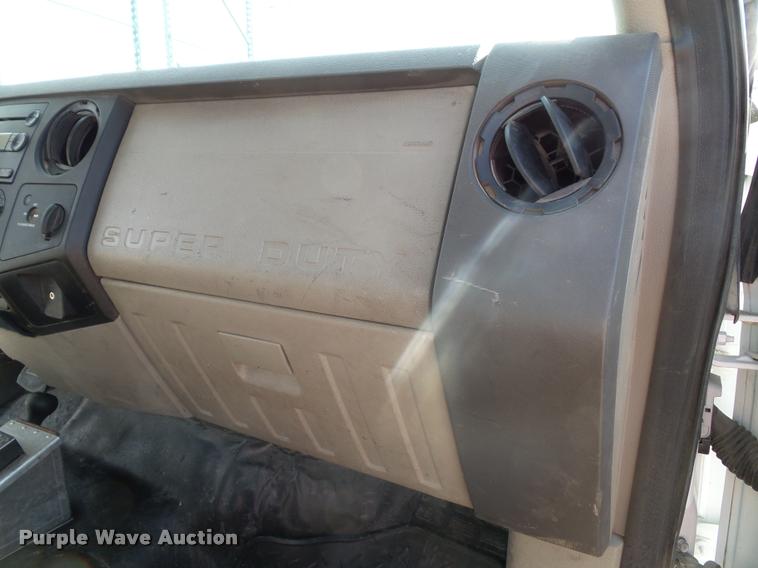 image for item DA3778 2008 Ford F550 Super Duty service truck with crane