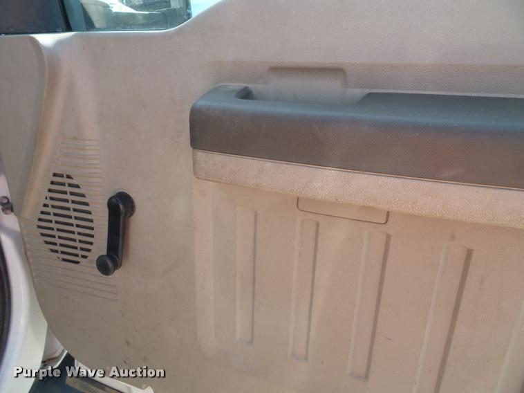 image for item DA3778 2008 Ford F550 Super Duty service truck with crane