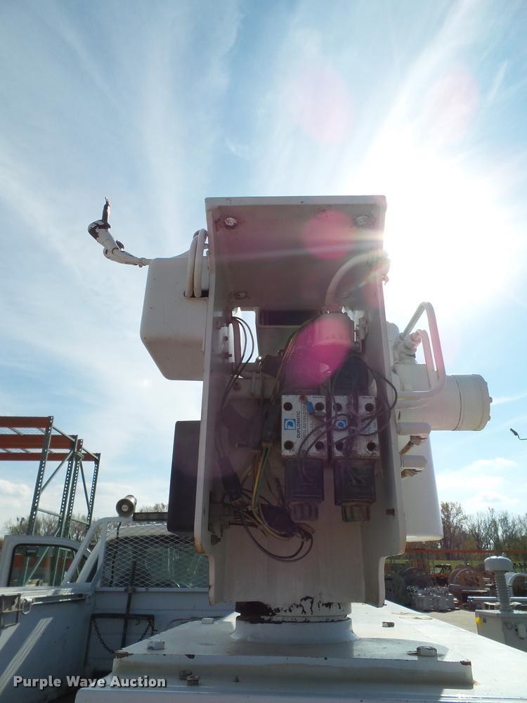 image for item DA3778 2008 Ford F550 Super Duty service truck with crane