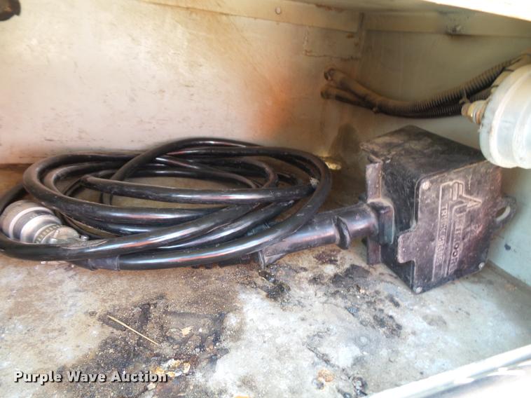 image for item DA3778 2008 Ford F550 Super Duty service truck with crane