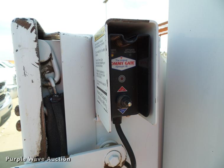 image for item DA3778 2008 Ford F550 Super Duty service truck with crane