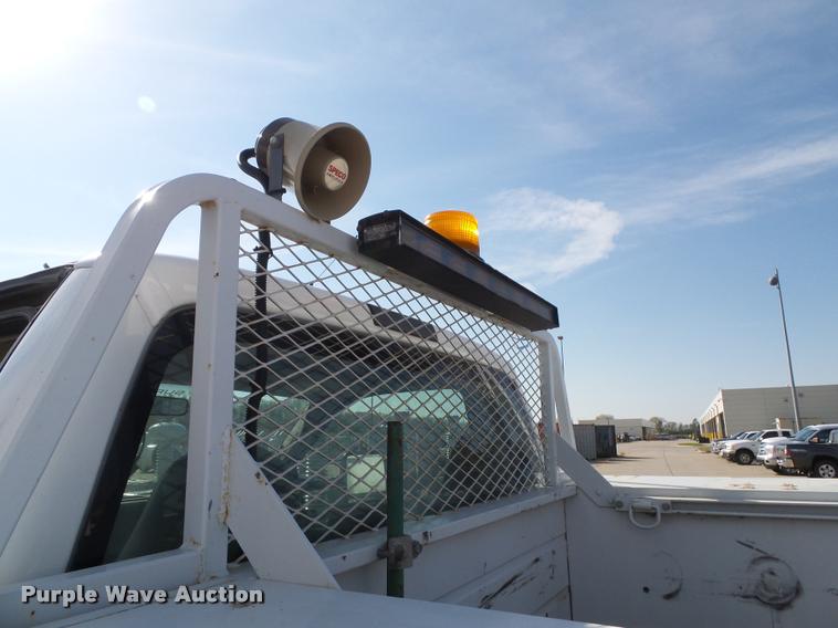 image for item DA3778 2008 Ford F550 Super Duty service truck with crane