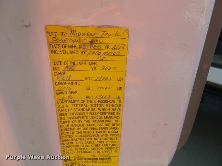 image for item DA3778 2008 Ford F550 Super Duty service truck with crane