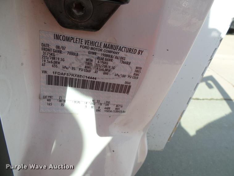 image for item DA3778 2008 Ford F550 Super Duty service truck with crane