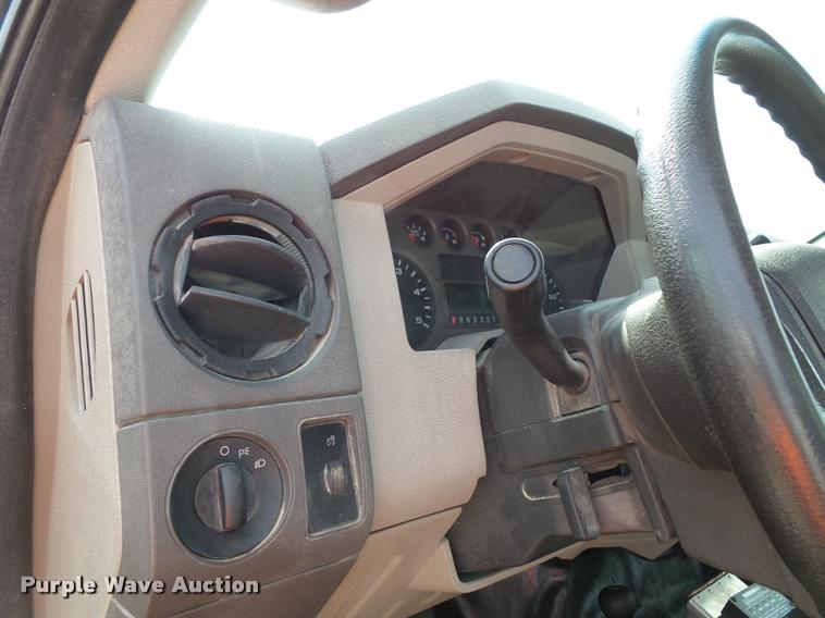 image for item DA3779 2008 Ford F550 Super Duty XL service truck with crane