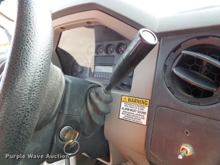 image for item DA3779 2008 Ford F550 Super Duty XL service truck with crane