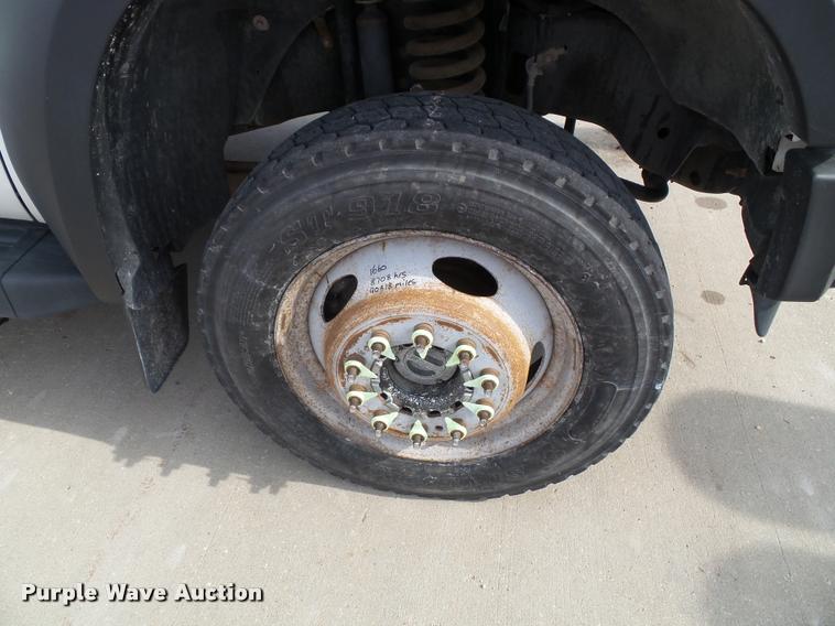 image for item DA3779 2008 Ford F550 Super Duty XL service truck with crane