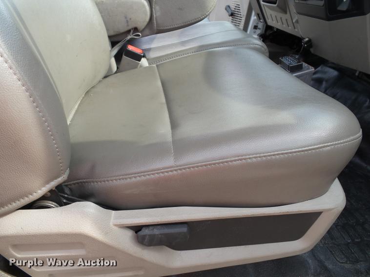 image for item DA3779 2008 Ford F550 Super Duty XL service truck with crane