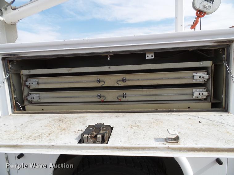 image for item DA3779 2008 Ford F550 Super Duty XL service truck with crane