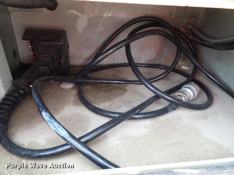 image for item DA3779 2008 Ford F550 Super Duty XL service truck with crane