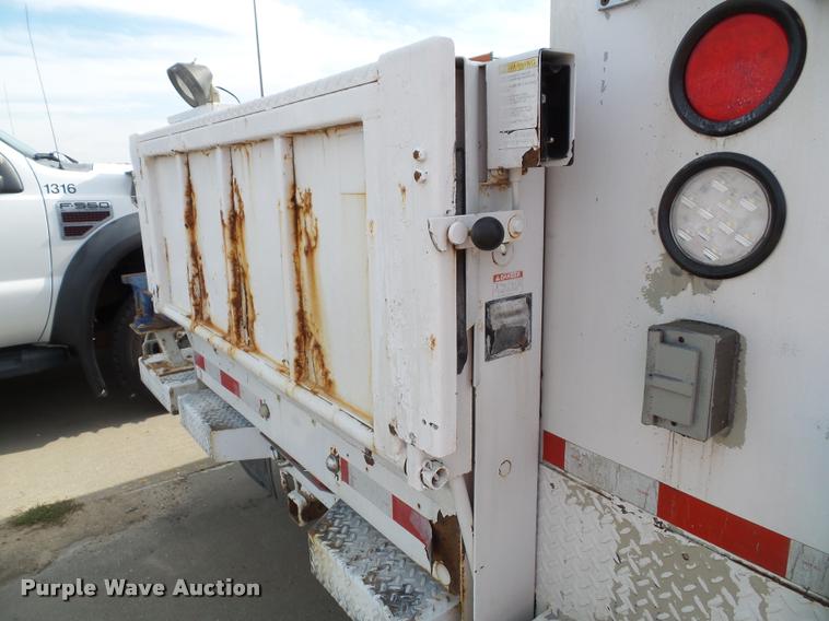 image for item DA3779 2008 Ford F550 Super Duty XL service truck with crane