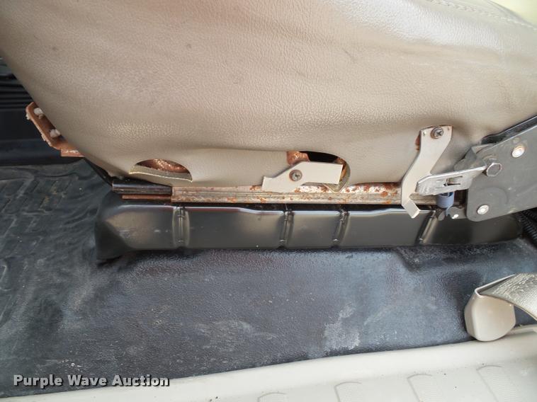 image for item DA3779 2008 Ford F550 Super Duty XL service truck with crane