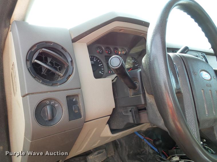 image for item DA3781 2008 Ford F550 Super Duty XL service truck with crane