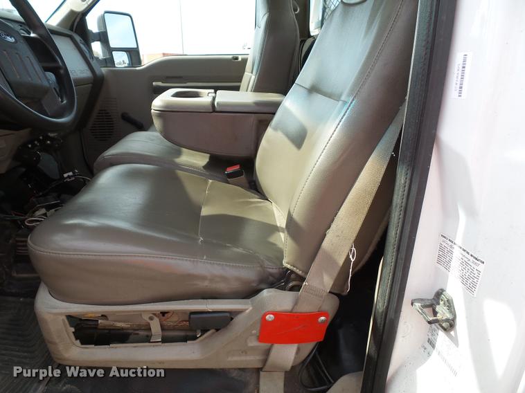 image for item DA3781 2008 Ford F550 Super Duty XL service truck with crane