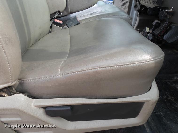 image for item DA3781 2008 Ford F550 Super Duty XL service truck with crane