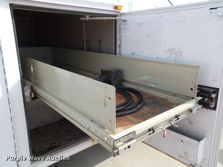 image for item DA3781 2008 Ford F550 Super Duty XL service truck with crane