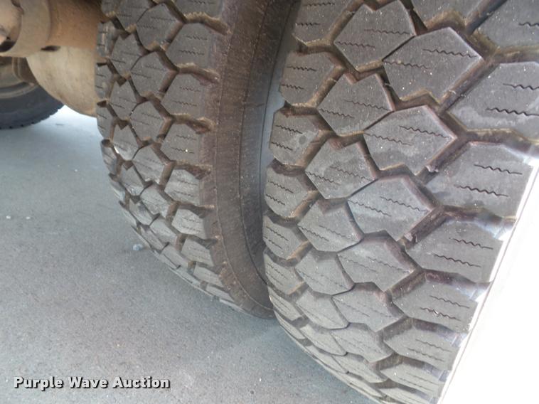 image for item DA3781 2008 Ford F550 Super Duty XL service truck with crane