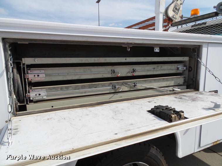 image for item DA3781 2008 Ford F550 Super Duty XL service truck with crane