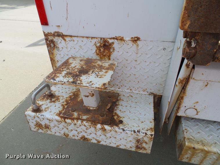 image for item DA3781 2008 Ford F550 Super Duty XL service truck with crane