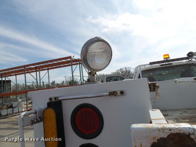image for item DA3781 2008 Ford F550 Super Duty XL service truck with crane
