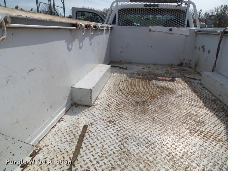 image for item DA3781 2008 Ford F550 Super Duty XL service truck with crane