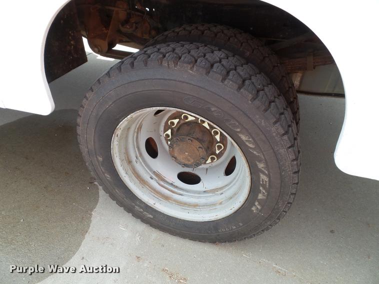 image for item DA3781 2008 Ford F550 Super Duty XL service truck with crane