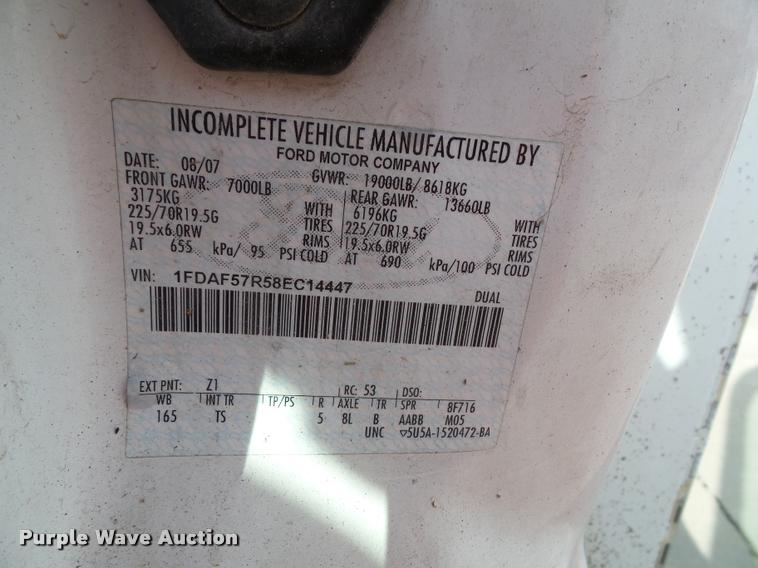 image for item DA3781 2008 Ford F550 Super Duty XL service truck with crane