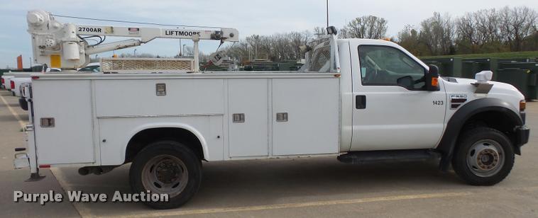 image for item DA3806 2008 Ford F550 service truck with crane