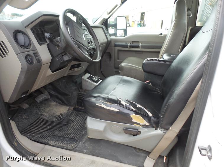 image for item DA3806 2008 Ford F550 service truck with crane