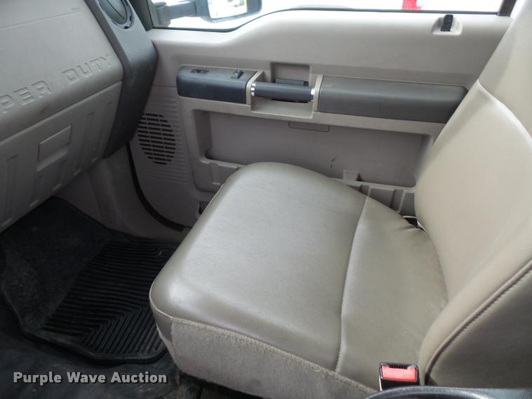 image for item DA3806 2008 Ford F550 service truck with crane